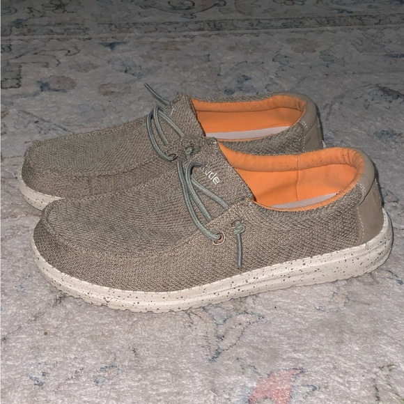 Hey Dude Wally Youth Sox Sahara Slip On Shoes Boys Casual Brown Tan Loafers sz 6 - Picture 8 of 8